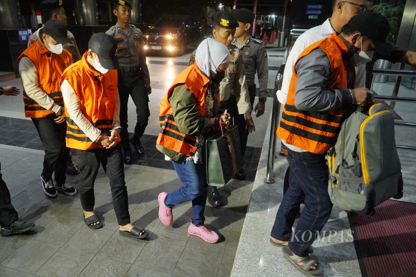 OTT KPK di Kalsel: Enam Orang Ditangkap, Lebih dari Rp 10 Miliar Disita