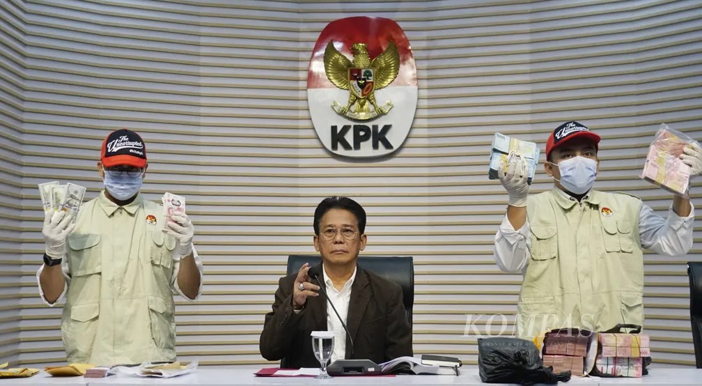 Ruang Abu-abu di Fenomena ”Jatah Preman” Kepala Daerah